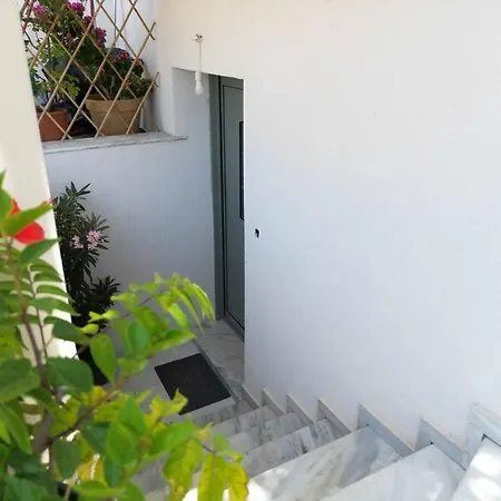 Serene Home, Modern Amenities Near The Politiká