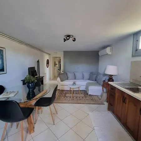 Serene Home, Modern Amenities Near The *